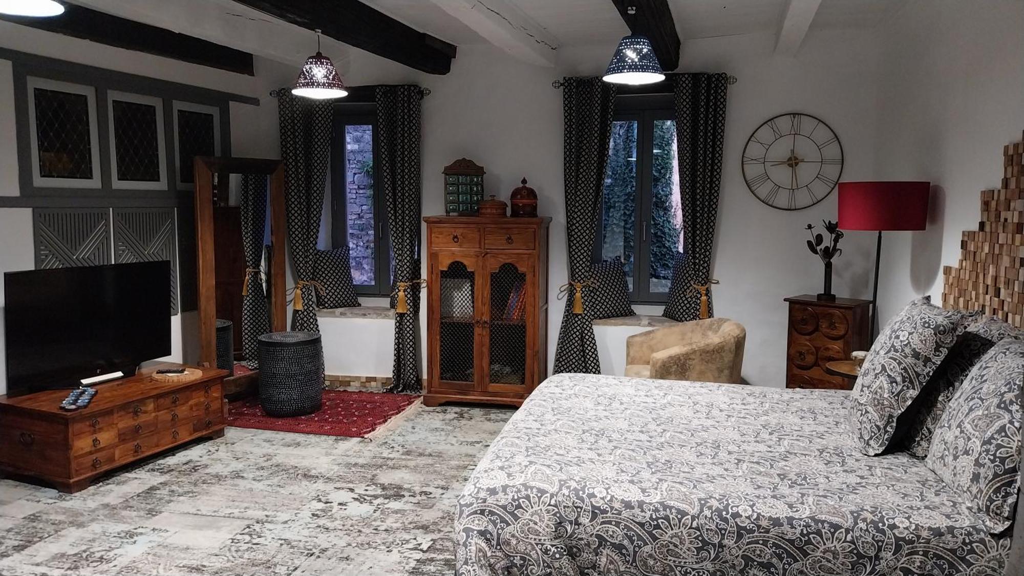 D'Ici Et D'Ailleurs Bed and Breakfast Cordes Sur Ciel Exteriör bild