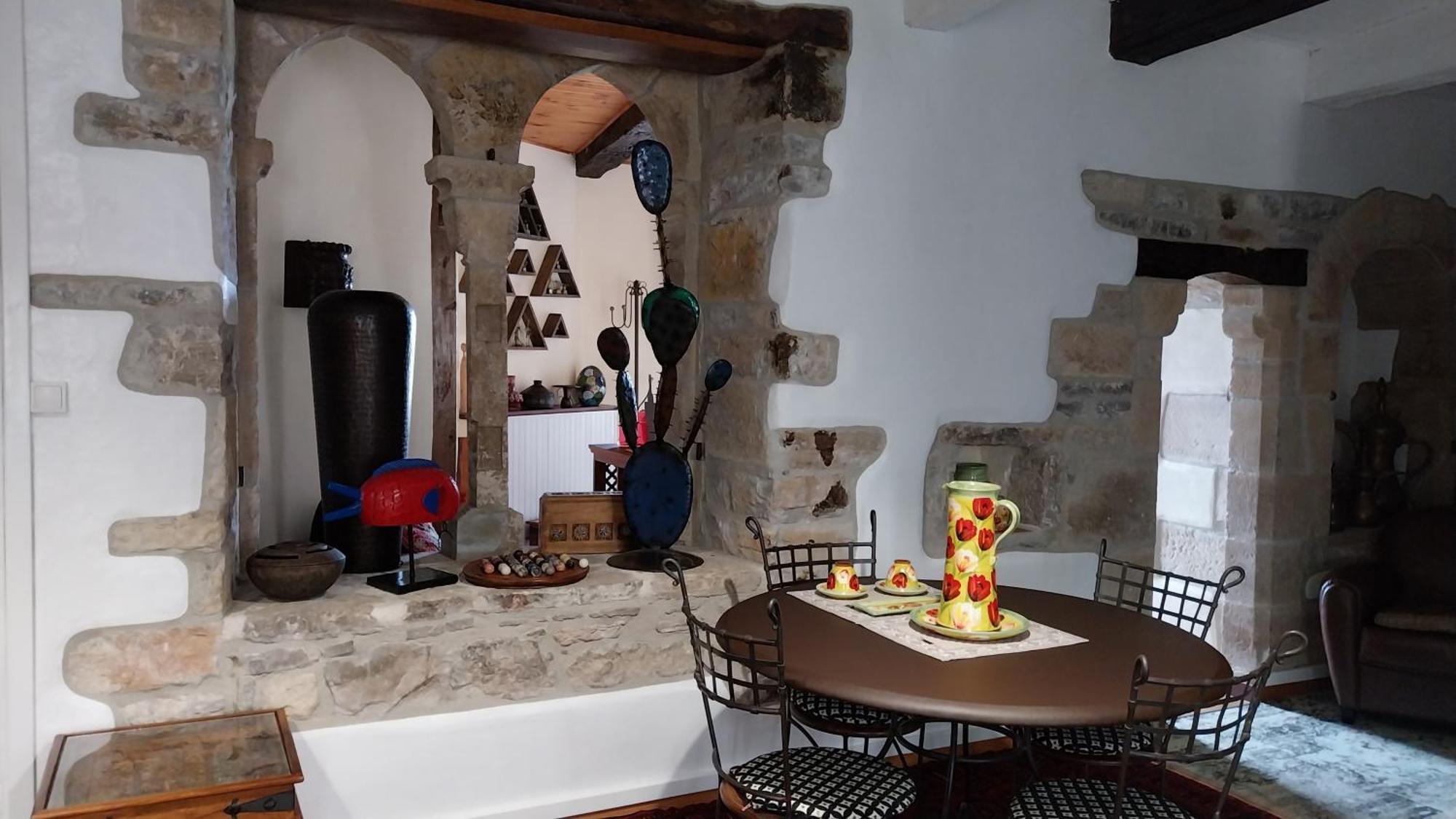 D'Ici Et D'Ailleurs Bed and Breakfast Cordes Sur Ciel Exteriör bild